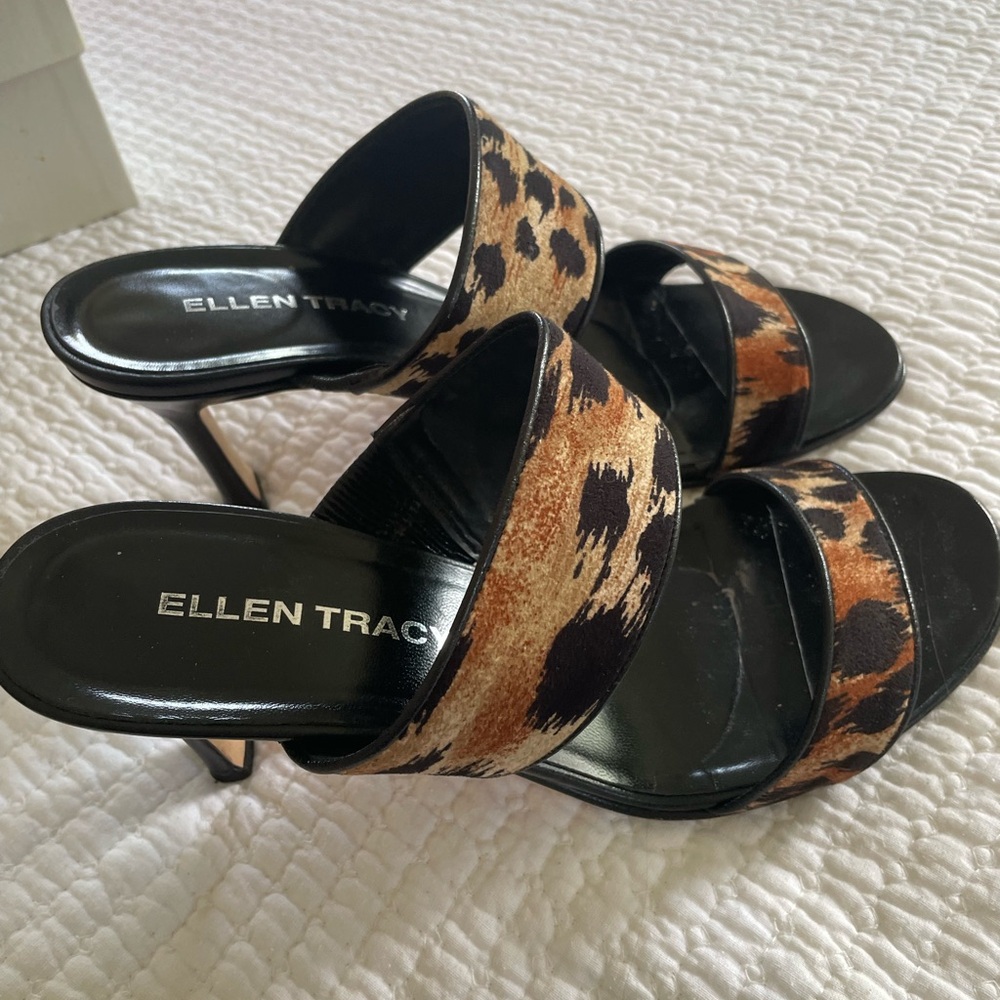 Ellen Tracy Cheetah Animal Print Slide-on Sandal Heels. Size 9.